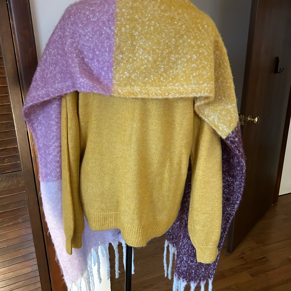 Old Navy Color Block Scarf - Picture 3 of 4